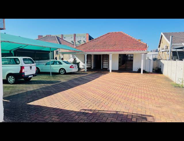 200M² BUSINESS FOR SALE IN WINDERMERE
